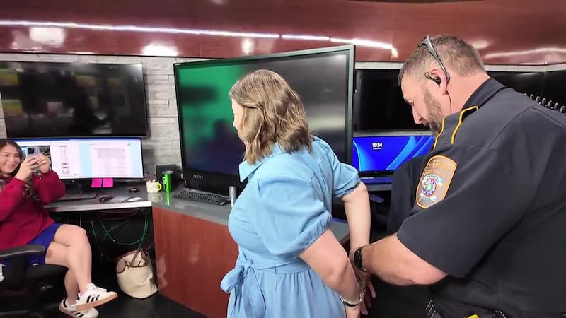 Rusty Surette y Kayleigh Thomas de nuestra cadena hermana KBTX son arrestados… por una buena...