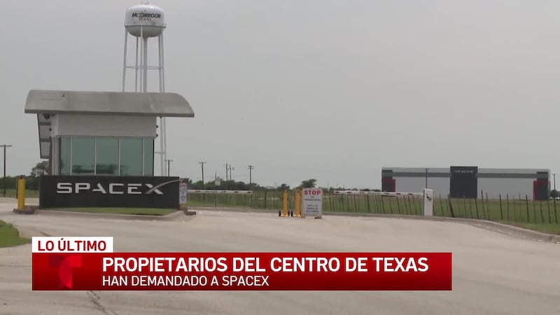 Docenas de residentes del centro de Texas presentan una demanda contra SpaceX alegando que el...