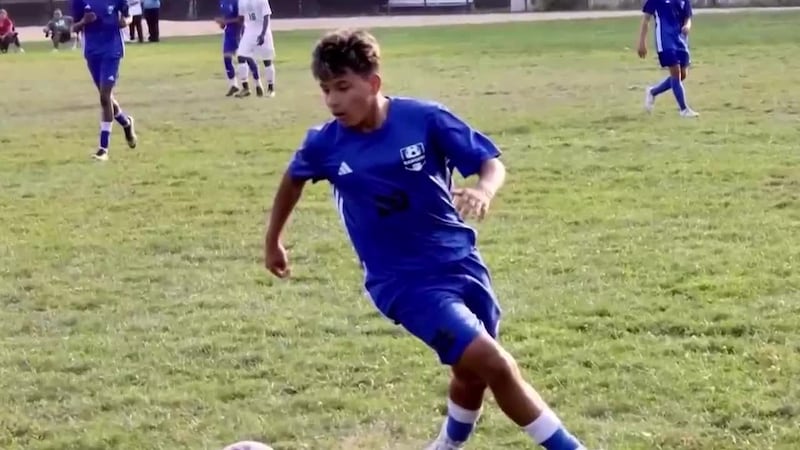 Joven promesa del fútbol pasa 71 días bajo custodia de ICE tras ser arrestado junto a su madre...