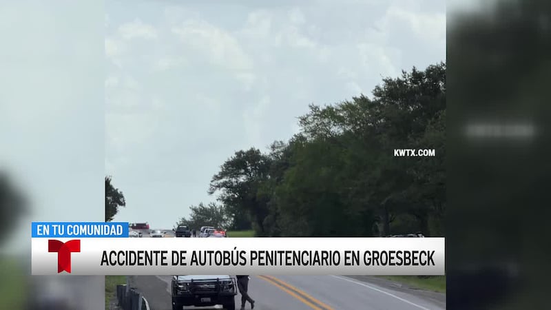 Autobús penitenciario volcado cierra una autopista cerca de Groesbeck, Texas