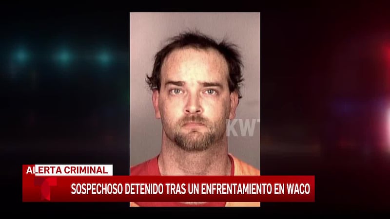 Sospechoso en un caso de pornografía infantil en Mart se entrega a la policía tras un...
