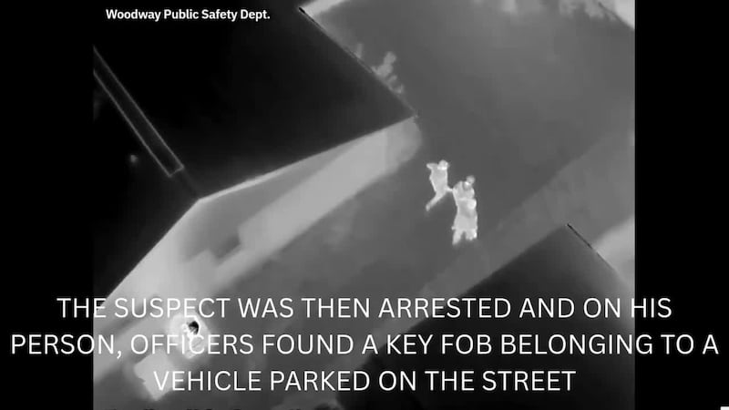 La policía de Woodway utiliza un térmico para detener a un delincuente armado que se...