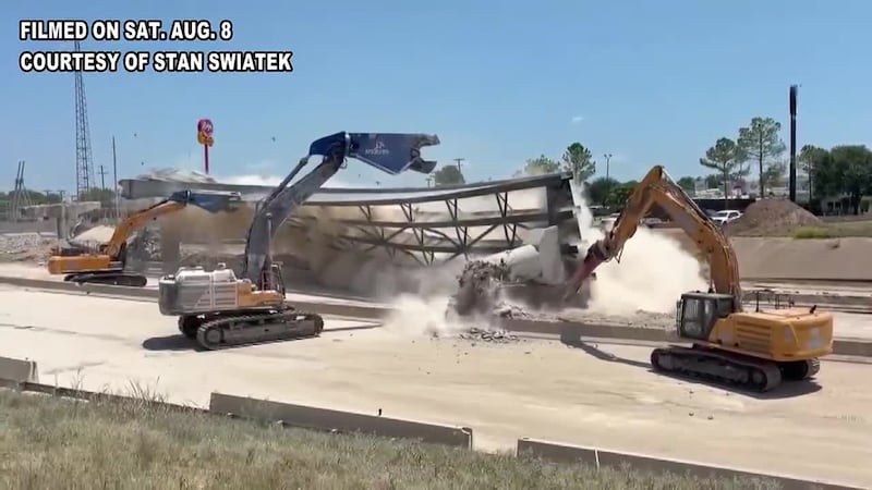 Reabren la Interestatal 35 tras el cierre por la demolición del puente elevado de Valley Mills