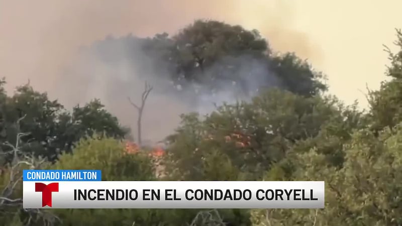 Cuadrillas combaten segundo incendio de pastizales cerca de Evant, Texas