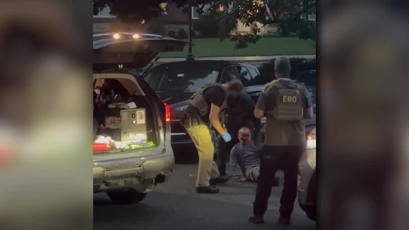 Hispano asegura haber resultado herido tras encuentro con ICE. El hombre dice que terminó...