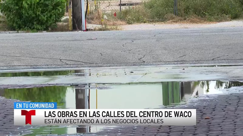La rotura de una tubería de agua añade a los problemas de construcción para una tienda de té...
