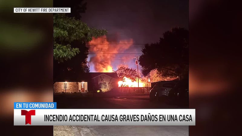 Múltiples equipos de bomberos asisten con un incendio de vivienda en Hewitt