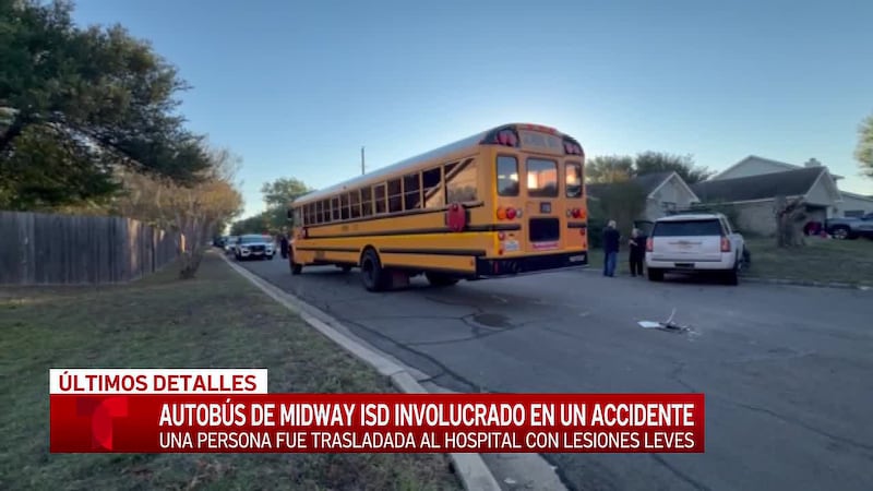 Conductor choca con un autobús escolar de Midway ISD tras no respetar una señal de alto
