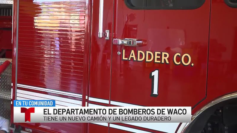 El Departamento de Bomberos de Waco dedica un nuevo camión con escalera articulada, valorado...