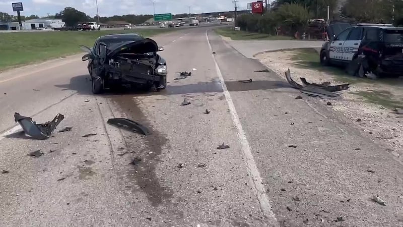 Sospechoso en una persecución policial en Killeen choca intencionalmente contra una patrulla...