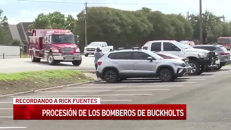 Una escolta de honor llevó a Rick Fuentes de regreso a Cameron esta tarde
