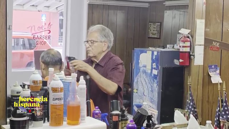 Peluquero de Belton cumple más de 50 años en el oficio tras iniciar como chofer de autobús
