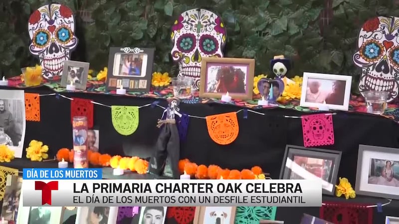 La primaria Charter Oak en Belton celebra el Día de los Muertos con un desfile