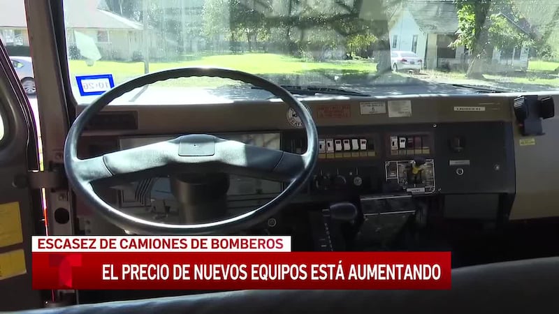 Departamentos de bomberos del centro de Texas se adaptan a altos costos de camiones y tiempos...