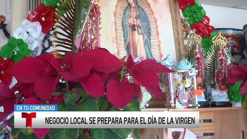 Una dueña de un negocio local se prepara con un altar para honrar a la virgen de Guadalupe el...